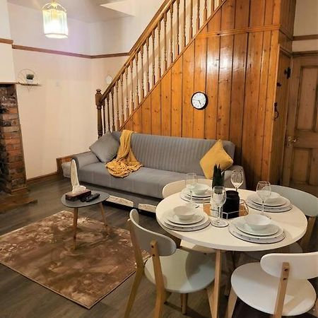 Nice 4-Bedroom Vacation Home With Indoor Fireplace Wellington  Extérieur photo