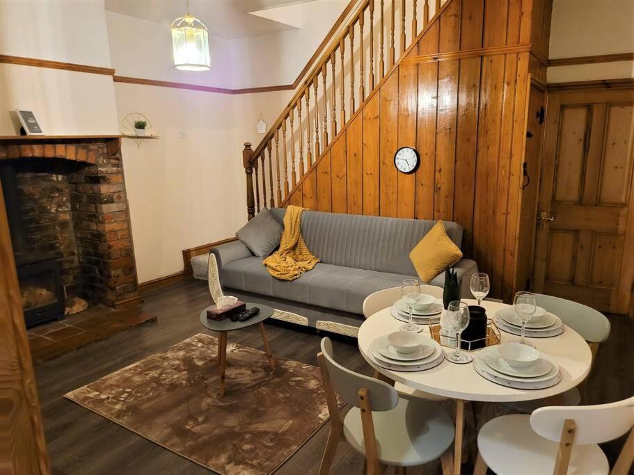Nice 4-Bedroom Vacation Home With Indoor Fireplace Wellington  Extérieur photo