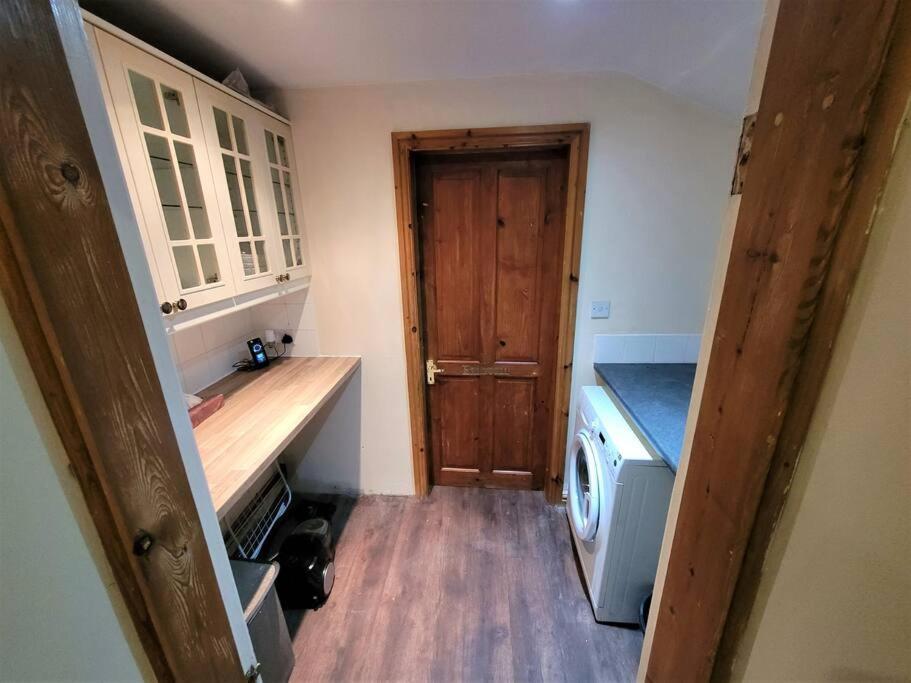 Nice 4-Bedroom Vacation Home With Indoor Fireplace Wellington  Extérieur photo